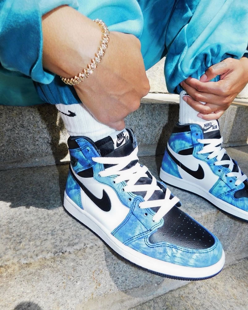 Air Jordan 1 Retro High Og Tie Dye 2020 Mens Wmns Cd0461 100 On Feet (3) - www.kitistry.com Air Jordan 1 Retro High Og Tie Dye 2020 Mens Wmns Cd0461 100 On Feet (3) - www.kitistry.com