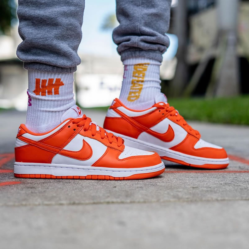 Nike Sb Dunk Low Sp Syracuse Orange Blaze Cu1726 101 On Feet (2) - www.kitistry.com Nike Sb Dunk Low Sp Syracuse Orange Blaze Cu1726 101 On Feet (2) - www.kitistry.com