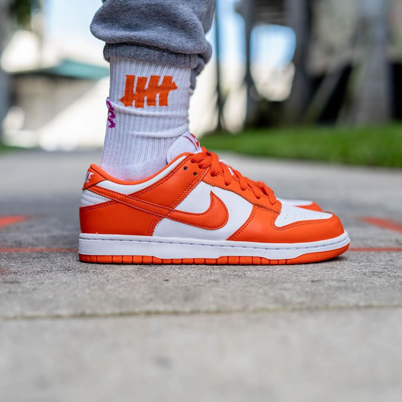 Nike Sb Dunk Low Sp Syracuse Orange Blaze Cu1726 101 On Feet (3) - www.kitistry.com Nike Sb Dunk Low Sp Syracuse Orange Blaze Cu1726 101 On Feet (3) - www.kitistry.com