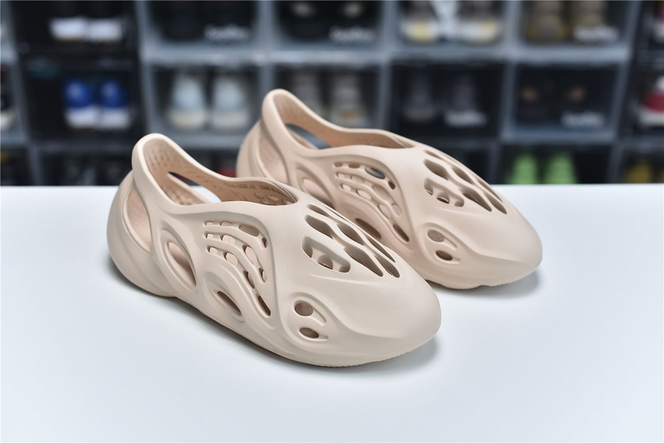 Adidas Yeezy Crocs Clog Foam Runner Colors Beige (2) - www.kitistry.com Adidas Yeezy Crocs Clog Foam Runner Colors Beige (2) - www.kitistry.com