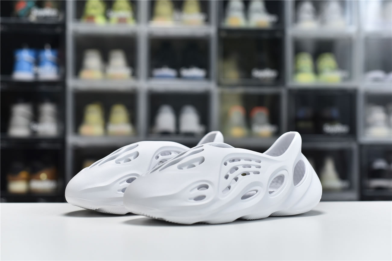 Adidas Yeezy Crocs Clog Foam Runner Colors White (3) - www.kitistry.com Adidas Yeezy Crocs Clog Foam Runner Colors White (3) - www.kitistry.com