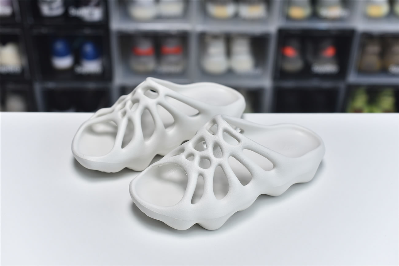 Adidas Yeezy Crocs Clog Slipper White (1) - www.kitistry.com Adidas Yeezy Crocs Clog Slipper White (1) - www.kitistry.com