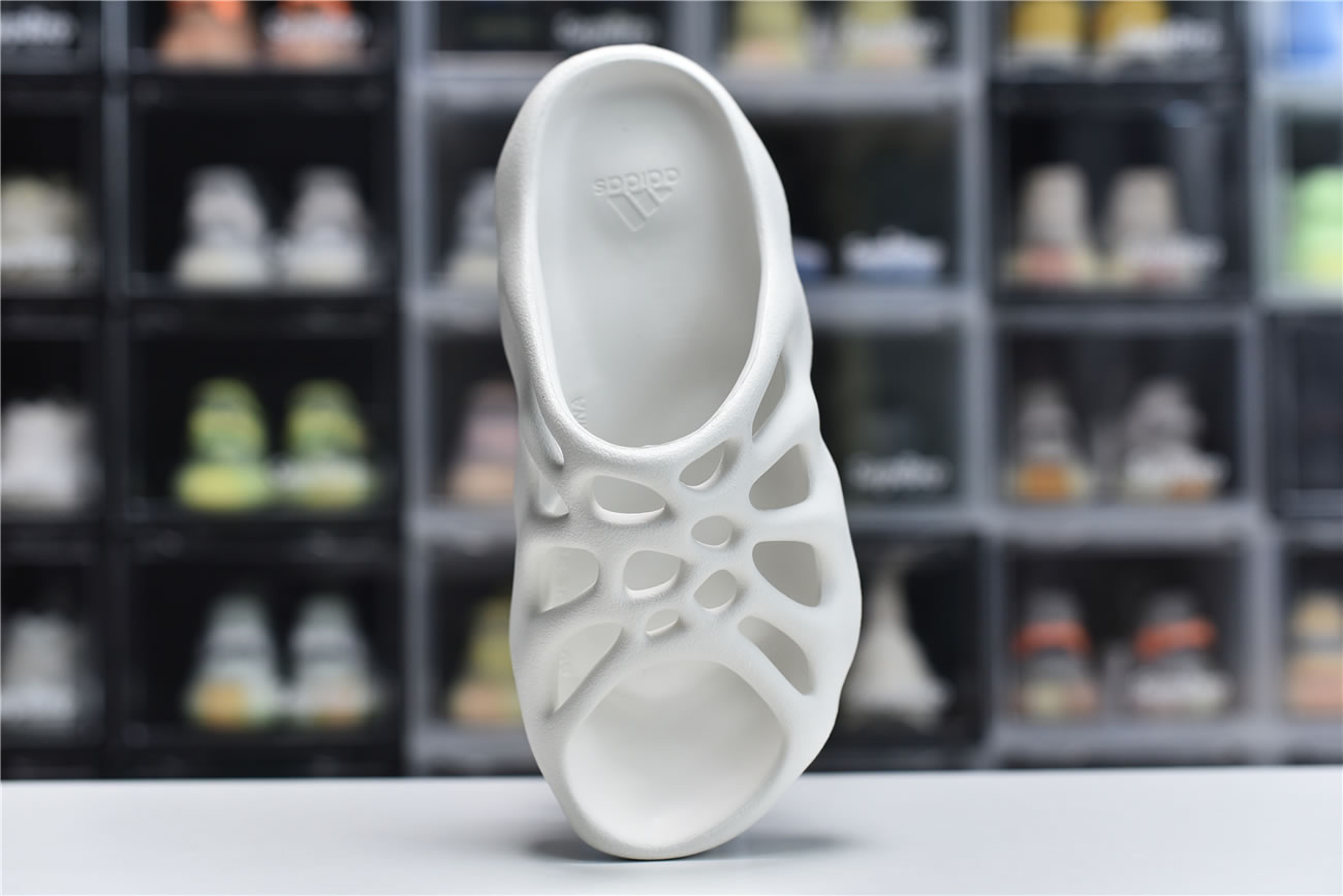 Adidas Yeezy Crocs Clog Slipper White (4) - www.kitistry.com Adidas Yeezy Crocs Clog Slipper White (4) - www.kitistry.com