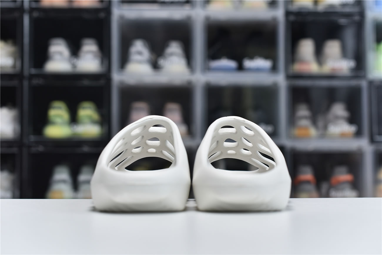 Adidas Yeezy Crocs Clog Slipper White (5) - www.kitistry.com Adidas Yeezy Crocs Clog Slipper White (5) - www.kitistry.com
