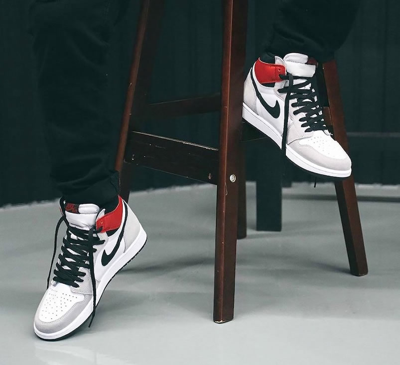 Air Jordan 1 Retro High Light Smoke Grey 2020 On Feet 555088 126 (2) - www.kitistry.com Air Jordan 1 Retro High Light Smoke Grey 2020 On Feet 555088 126 (2) - www.kitistry.com
