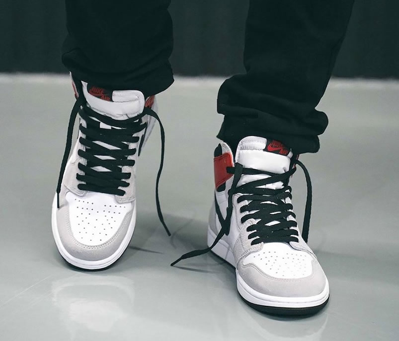 Air Jordan 1 Retro High Light Smoke Grey 2020 On Feet 555088 126 (3) - www.kitistry.com Air Jordan 1 Retro High Light Smoke Grey 2020 On Feet 555088 126 (3) - www.kitistry.com