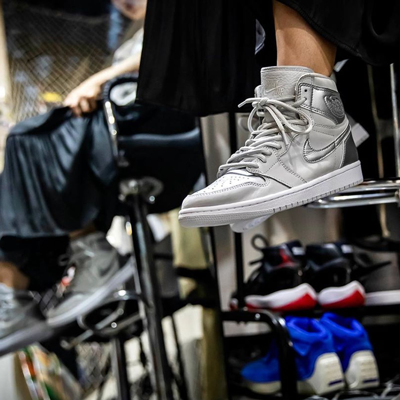 Air Jordan 1 Japan Exclusive Metallic Silver Neutral Grey On Feet 2001 2020 Dc1788 029 (3) - www.kitistry.com Air Jordan 1 Japan Exclusive Metallic Silver Neutral Grey On Feet 2001 2020 Dc1788 029 (3) - www.kitistry.com