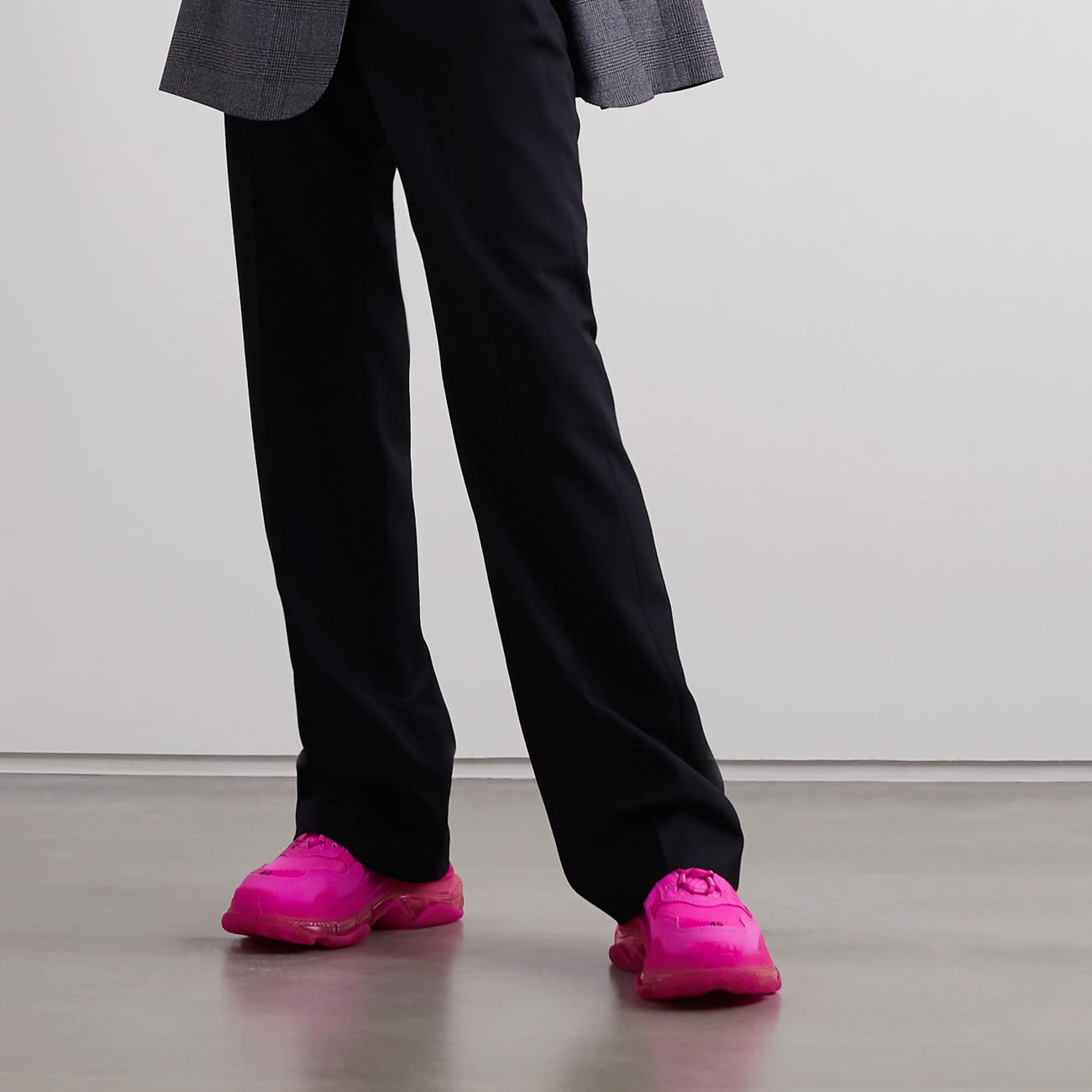 Balenciaga Triple S Pink On Feet (2) - www.kitistry.com Balenciaga Triple S Pink On Feet (2) - www.kitistry.com
