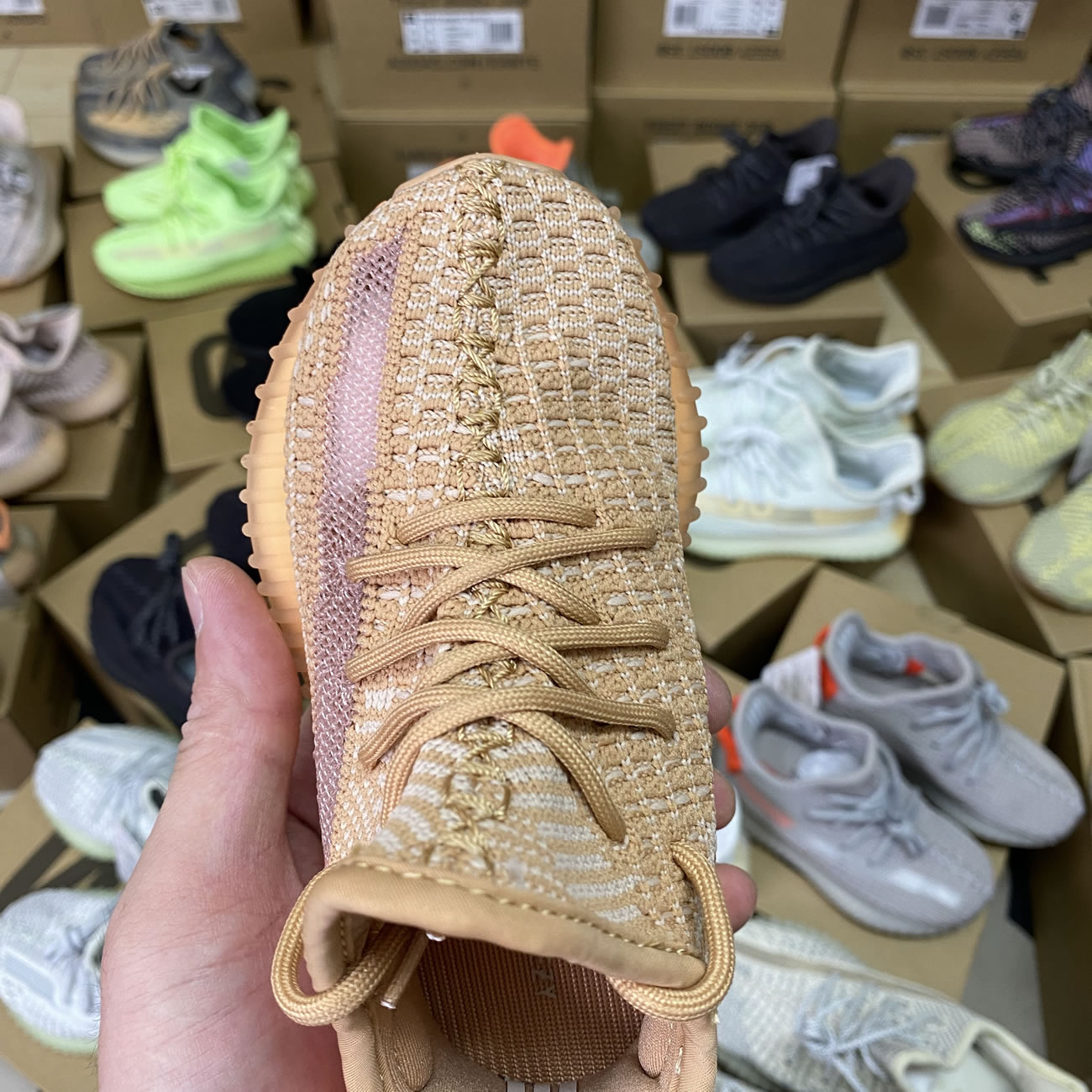 Adidas Yeezy Kids (24) - www.kitistry.com Adidas Yeezy Kids (24) - www.kitistry.com
