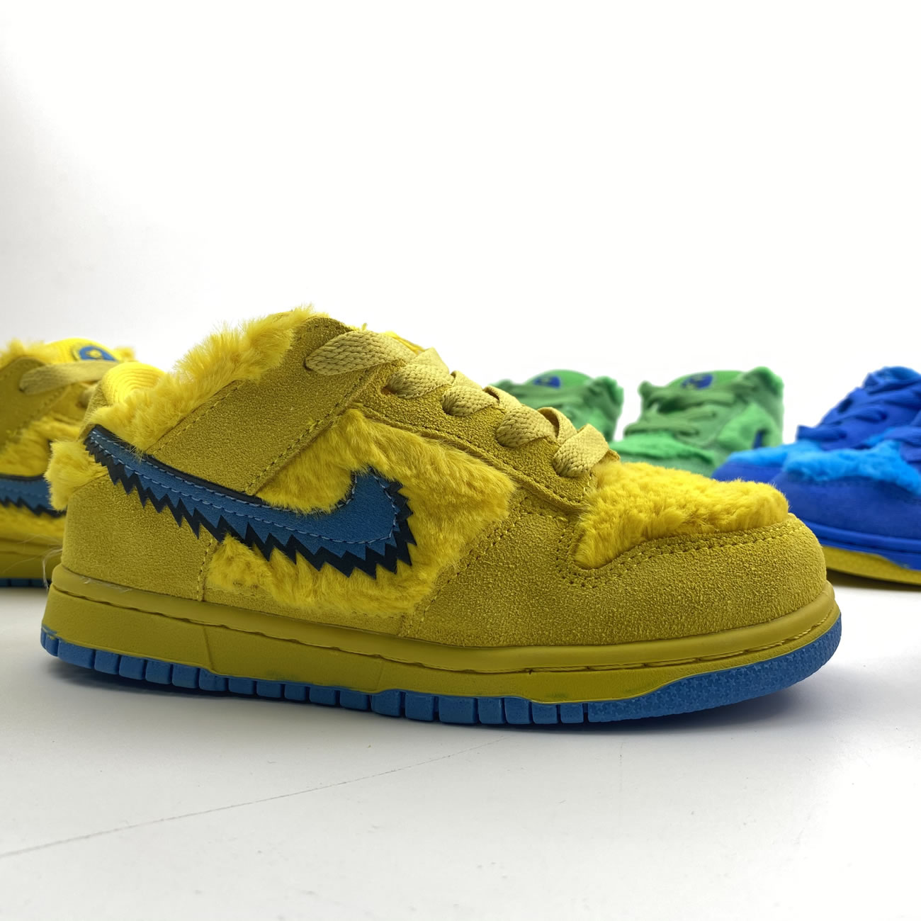 Kids Childrens Grateful Dead Bears Nike Sb Dunk Low Yellow Pink Orange Blue Green Release For Sale (6) - www.kitistry.com Kids Childrens Grateful Dead Bears Nike Sb Dunk Low Yellow Pink Orange Blue Green Release For Sale (6) - www.kitistry.com