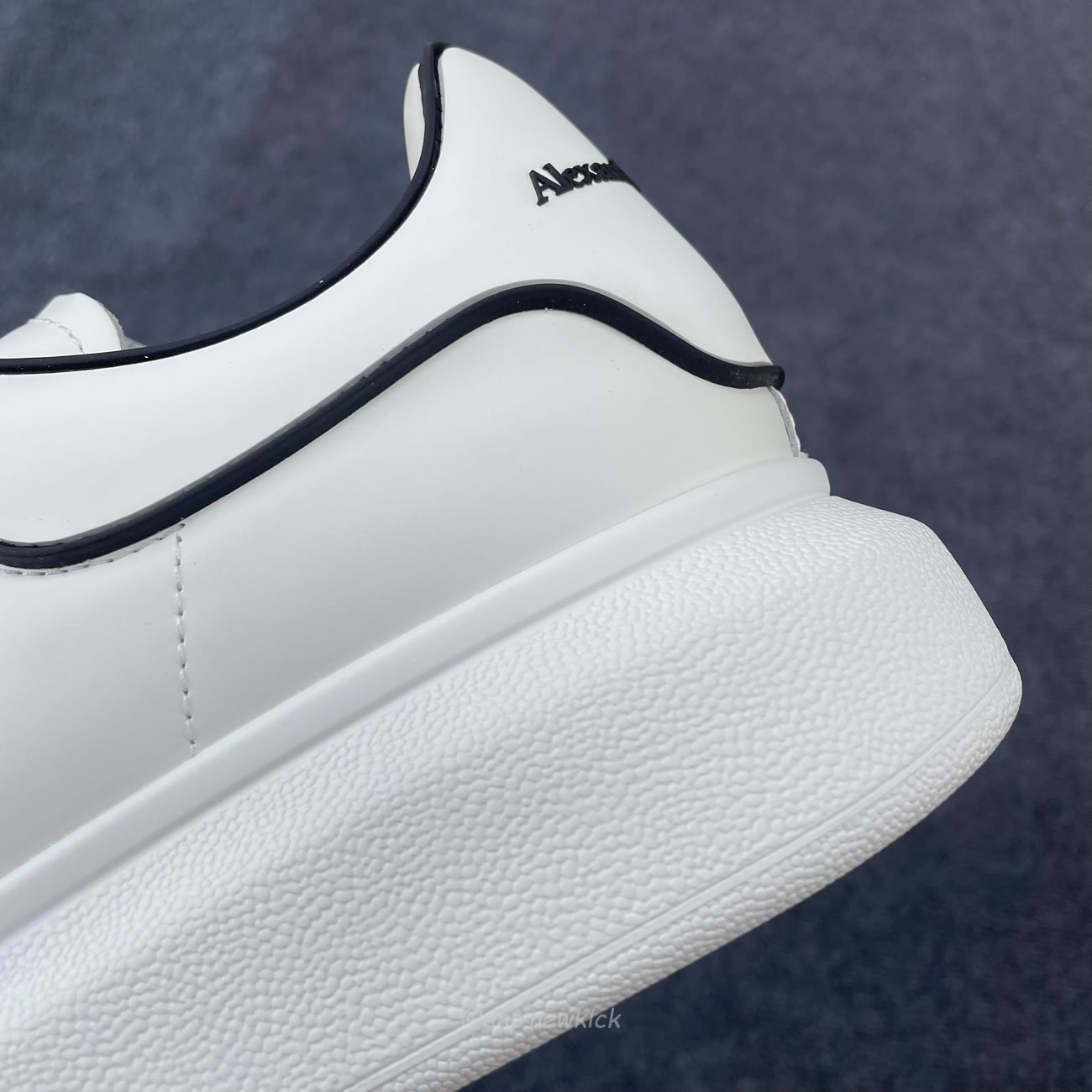Alexander Mcqueen Oversized Sneaker White Black 625156 Whxmt 9074 (4) - www.kitistry.com
