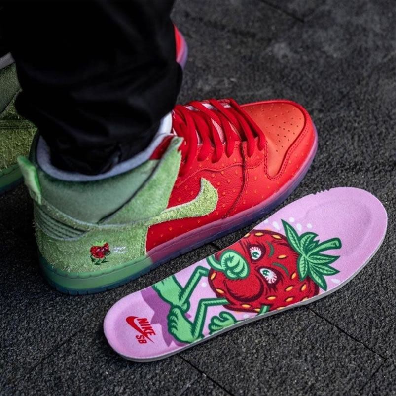 Nike Sb Dunk High Strawberry Cough On Feet Cw7093 600 (4) - www.kitistry.com Nike Sb Dunk High Strawberry Cough On Feet Cw7093 600 (4) - www.kitistry.com
