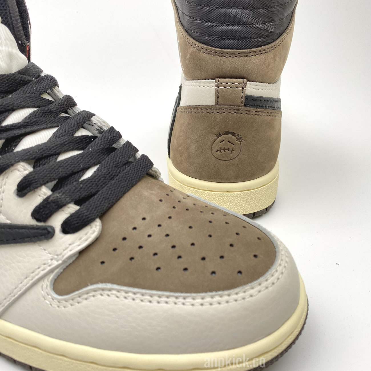 Travis Scott Air Jordan 1 Retro High Sample 2.0 Brown Cactus Jack Anpkick First Look (8) - www.kitistry.com Travis Scott Air Jordan 1 Retro High Sample 2.0 Brown Cactus Jack Anpkick First Look (8) - www.kitistry.com