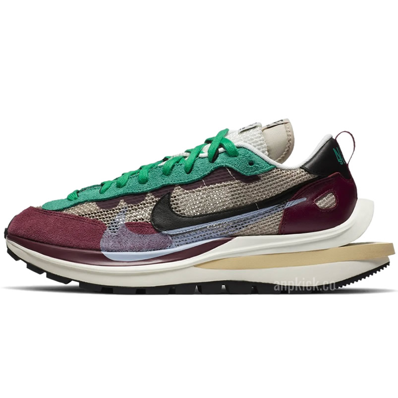 Sacai Nike Vaporwaffle String Black Villain Red Neptune Green Dd3035 200 (1) - www.kitistry.com