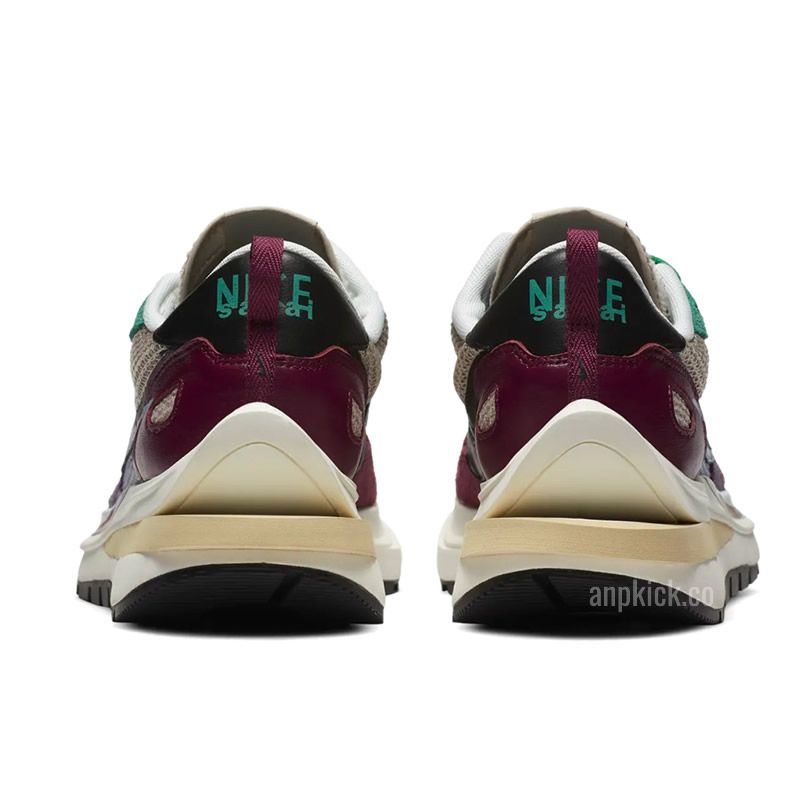 Sacai Nike Vaporwaffle String Black Villain Red Neptune Green Dd3035 200 (4) - www.kitistry.com
