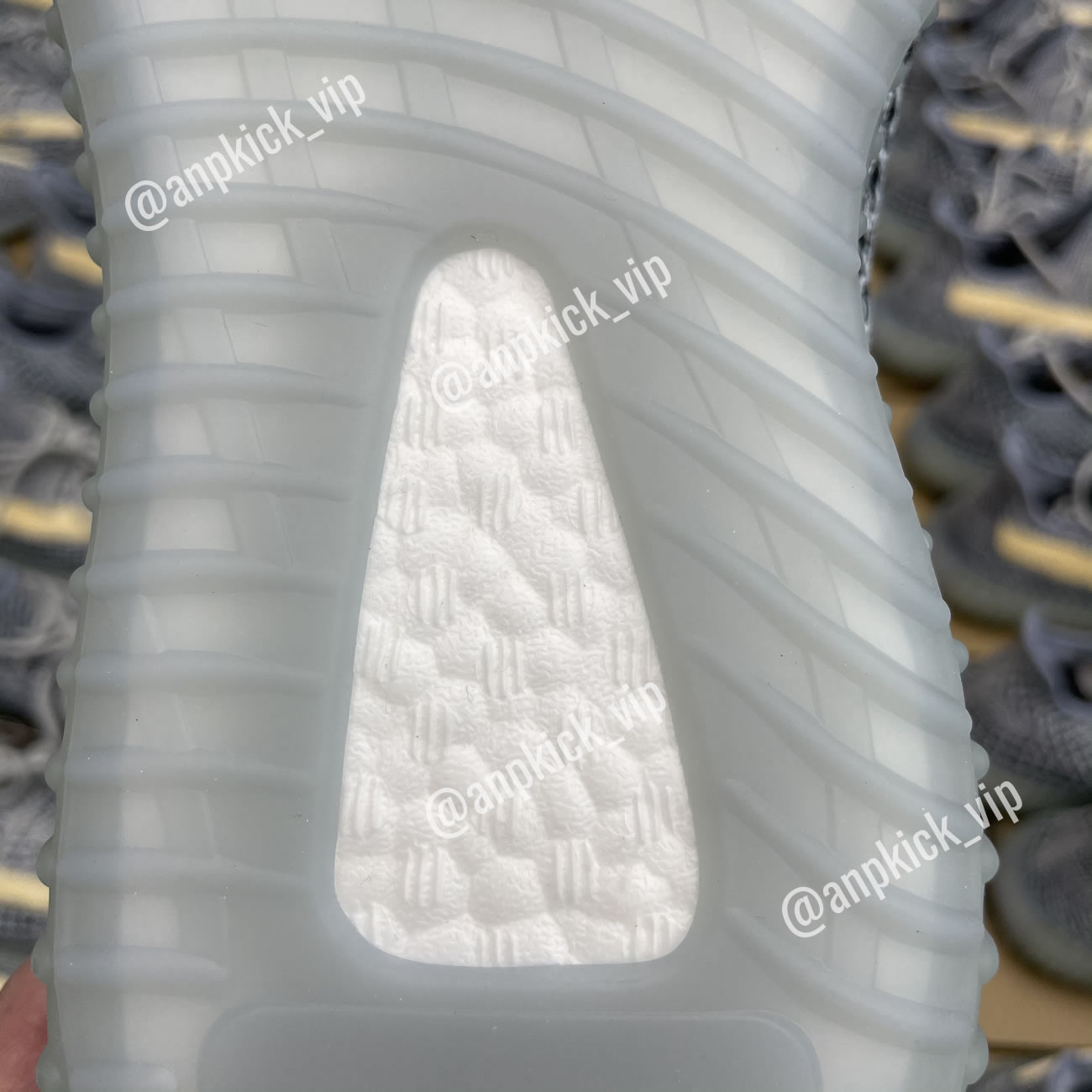 Adidas Anpkick Yeezy Boost 350 V2 Ash Blue Gy7657 (3) - www.kitistry.com Adidas Anpkick Yeezy Boost 350 V2 Ash Blue Gy7657 (3) - www.kitistry.com