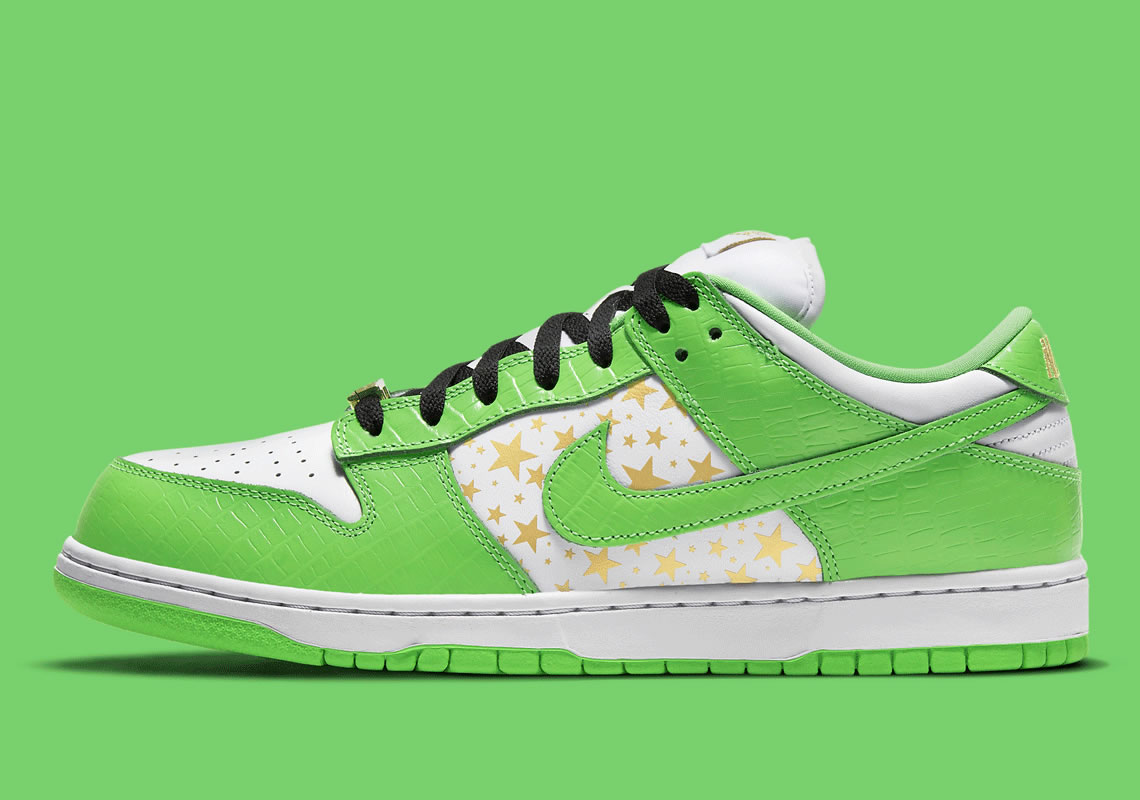 Supreme Nike Sb Dunk Low White Metallic Gold Mean Green Dh3228 101 (1) - www.kitistry.com Supreme Nike Sb Dunk Low White Metallic Gold Mean Green Dh3228 101 (1) - www.kitistry.com
