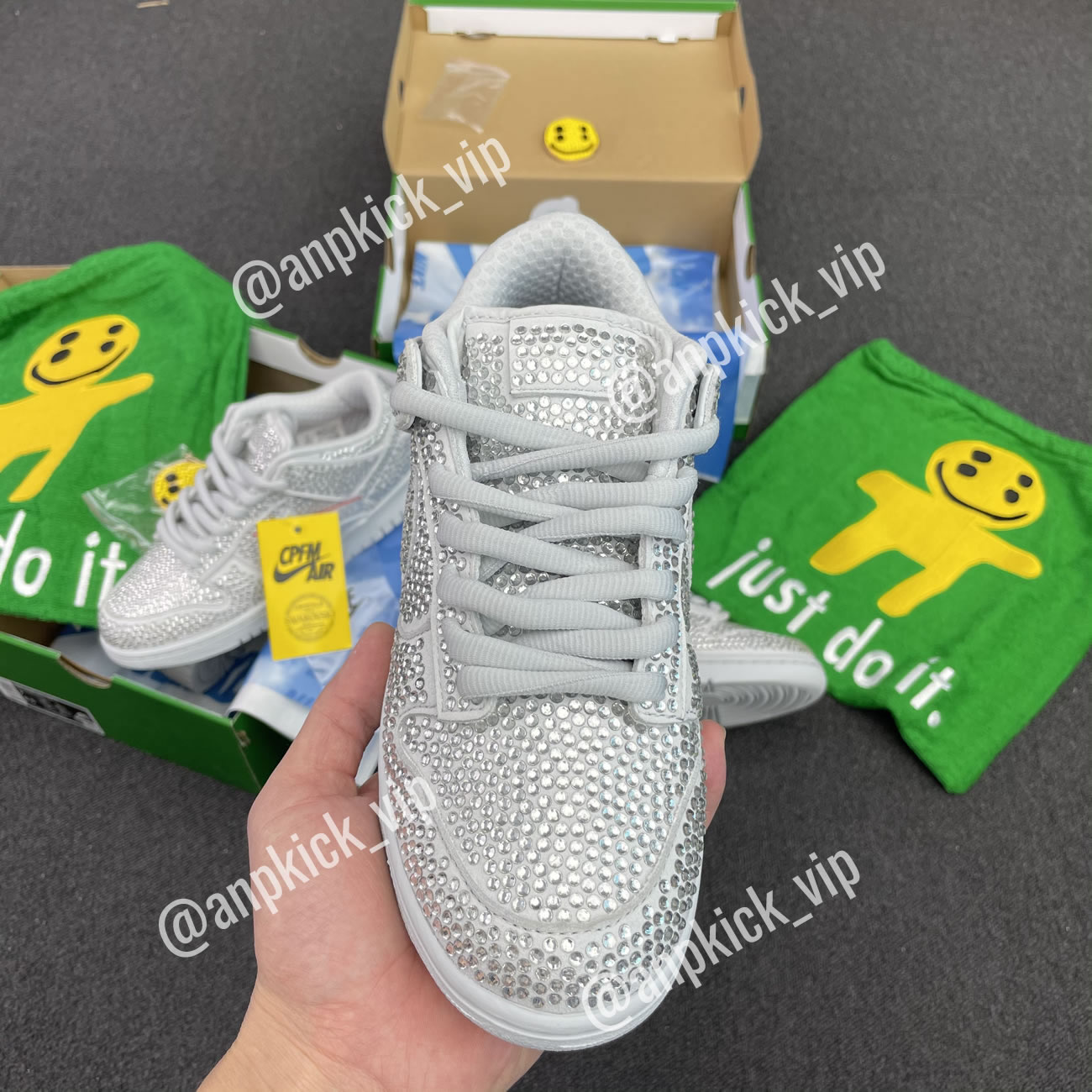 Anpkick Nike Dunk Low Cactus Plant Flea Market Swarovski Crystals Cz2670 001 (3) - www.kitistry.com Anpkick Nike Dunk Low Cactus Plant Flea Market Swarovski Crystals Cz2670 001 (3) - www.kitistry.com