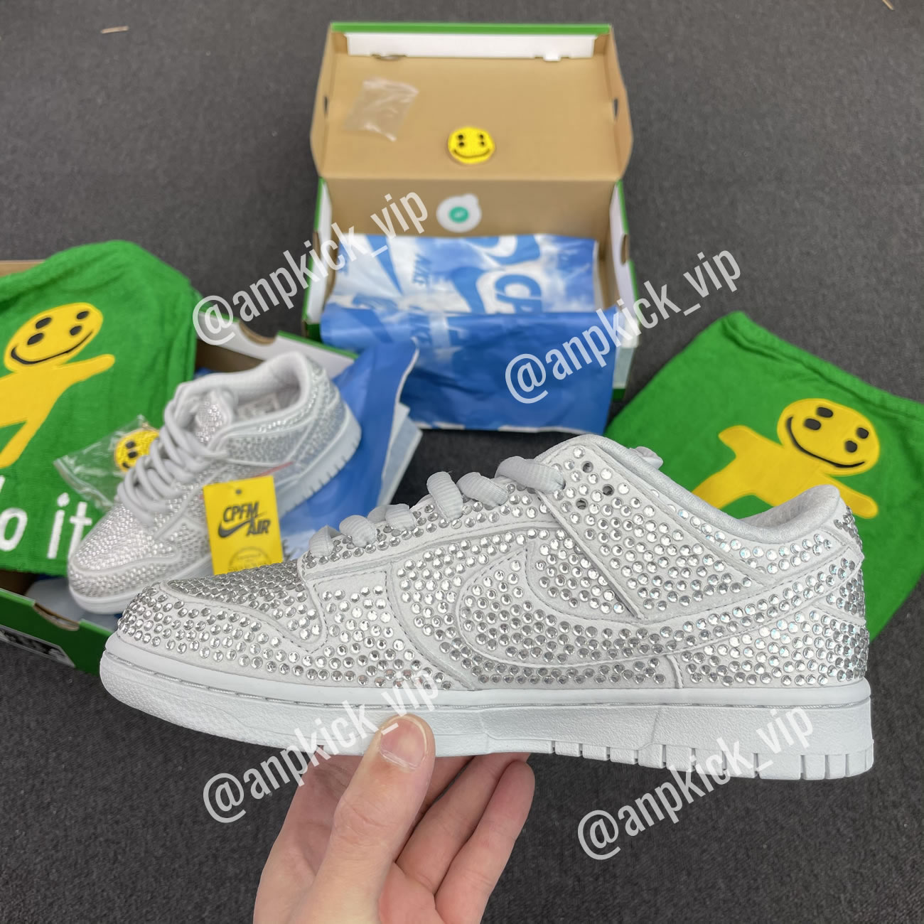 Anpkick Nike Dunk Low Cactus Plant Flea Market Swarovski Crystals Cz2670 001 (4) - www.kitistry.com Anpkick Nike Dunk Low Cactus Plant Flea Market Swarovski Crystals Cz2670 001 (4) - www.kitistry.com
