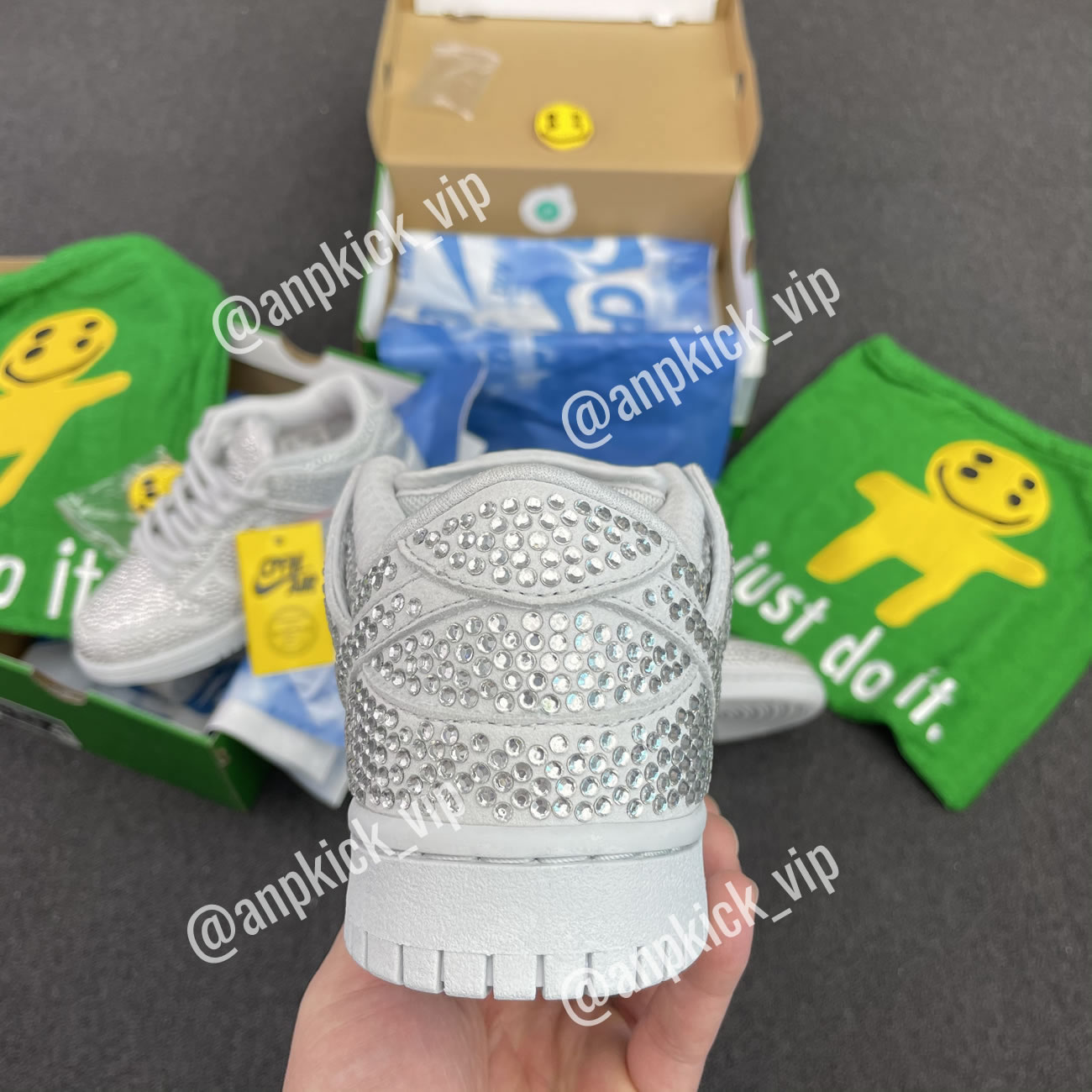 Anpkick Nike Dunk Low Cactus Plant Flea Market Swarovski Crystals Cz2670 001 (5) - www.kitistry.com Anpkick Nike Dunk Low Cactus Plant Flea Market Swarovski Crystals Cz2670 001 (5) - www.kitistry.com