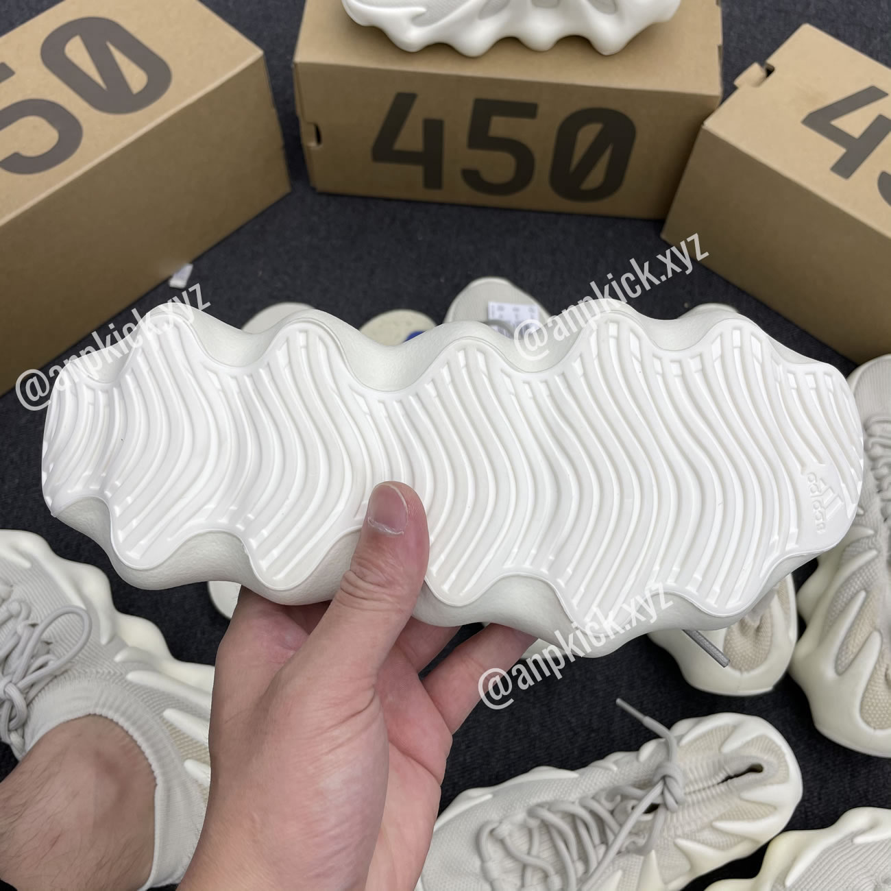 Adidas Yeezy 450 Cloud White Anpkick H68038 (5) - www.kitistry.com Adidas Yeezy 450 Cloud White Anpkick H68038 (5) - www.kitistry.com