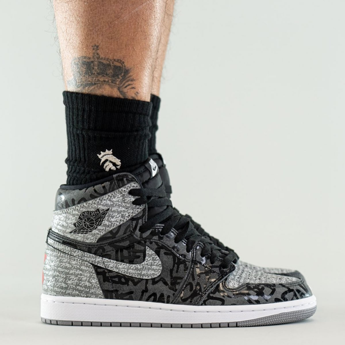 Air Jordan 1 High Og Rebellionaire Black White Particle Grey On Feet 555088 036 (3) - www.kitistry.com Air Jordan 1 High Og Rebellionaire Black White Particle Grey On Feet 555088 036 (3) - www.kitistry.com