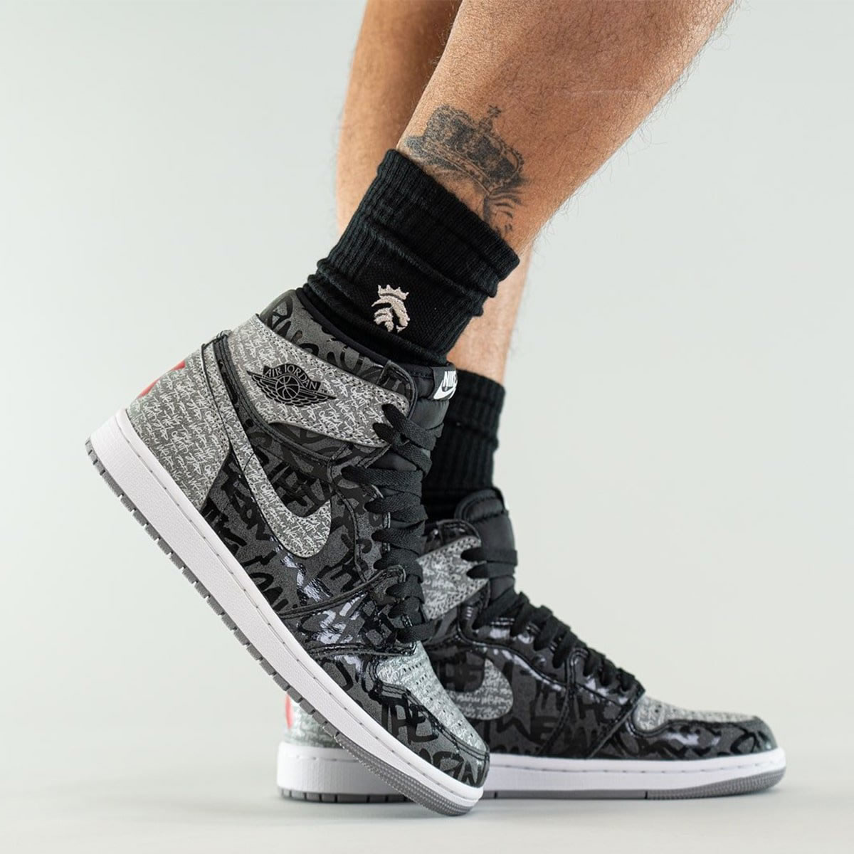 Air Jordan 1 High Og Rebellionaire Black White Particle Grey On Feet 555088 036 (4) - www.kitistry.com Air Jordan 1 High Og Rebellionaire Black White Particle Grey On Feet 555088 036 (4) - www.kitistry.com