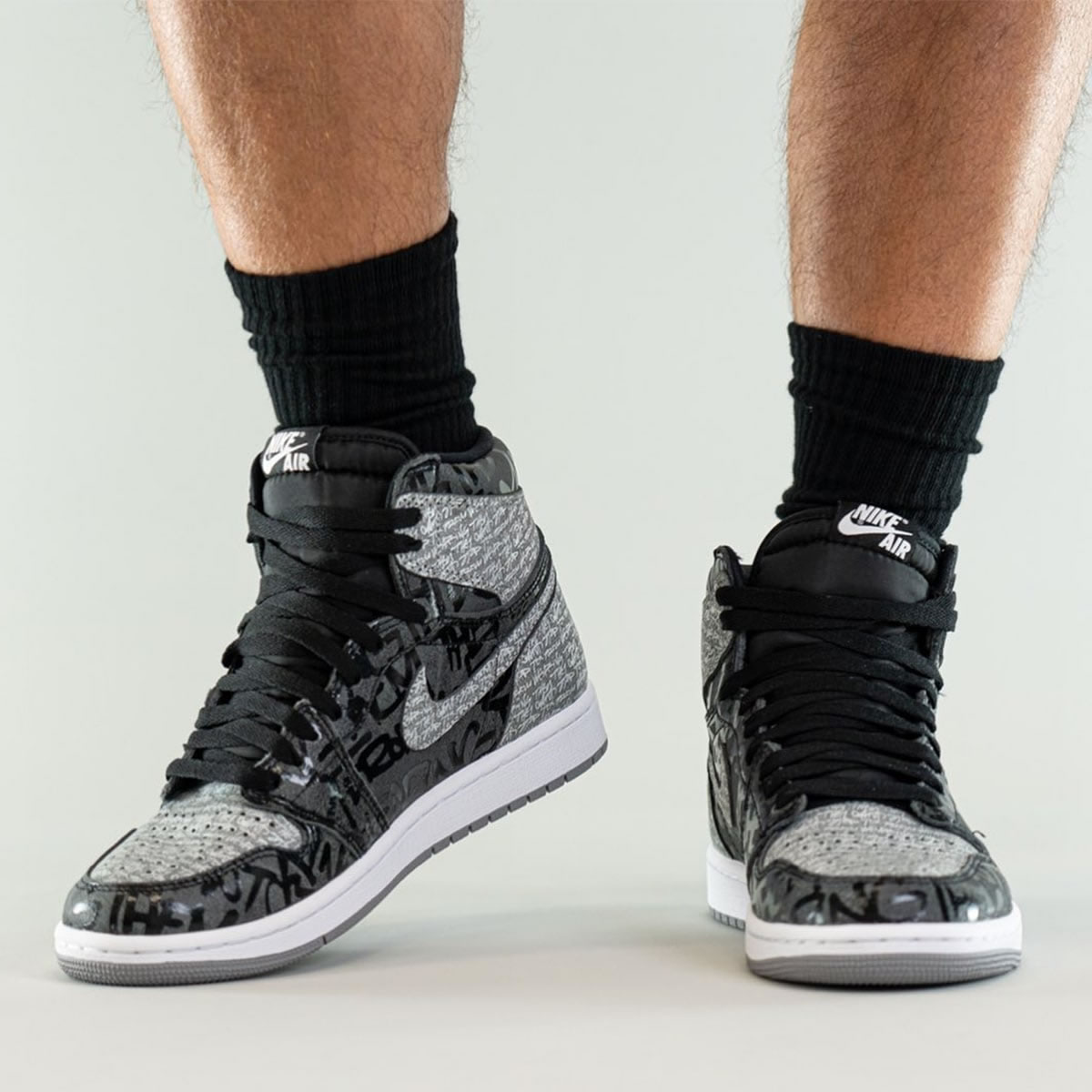 Air Jordan 1 High Og Rebellionaire Black White Particle Grey On Feet 555088 036 (7) - www.kitistry.com Air Jordan 1 High Og Rebellionaire Black White Particle Grey On Feet 555088 036 (7) - www.kitistry.com