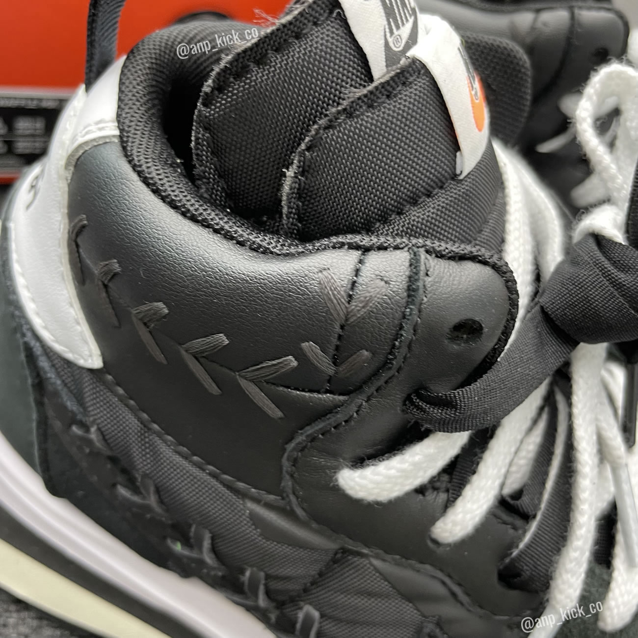 Sacai Nike Vaporwaffle Jean Paul Gaultier Black White Anpkick Dh9186 001 (12) - www.kitistry.com Sacai Nike Vaporwaffle Jean Paul Gaultier Black White Anpkick Dh9186 001 (12) - www.kitistry.com