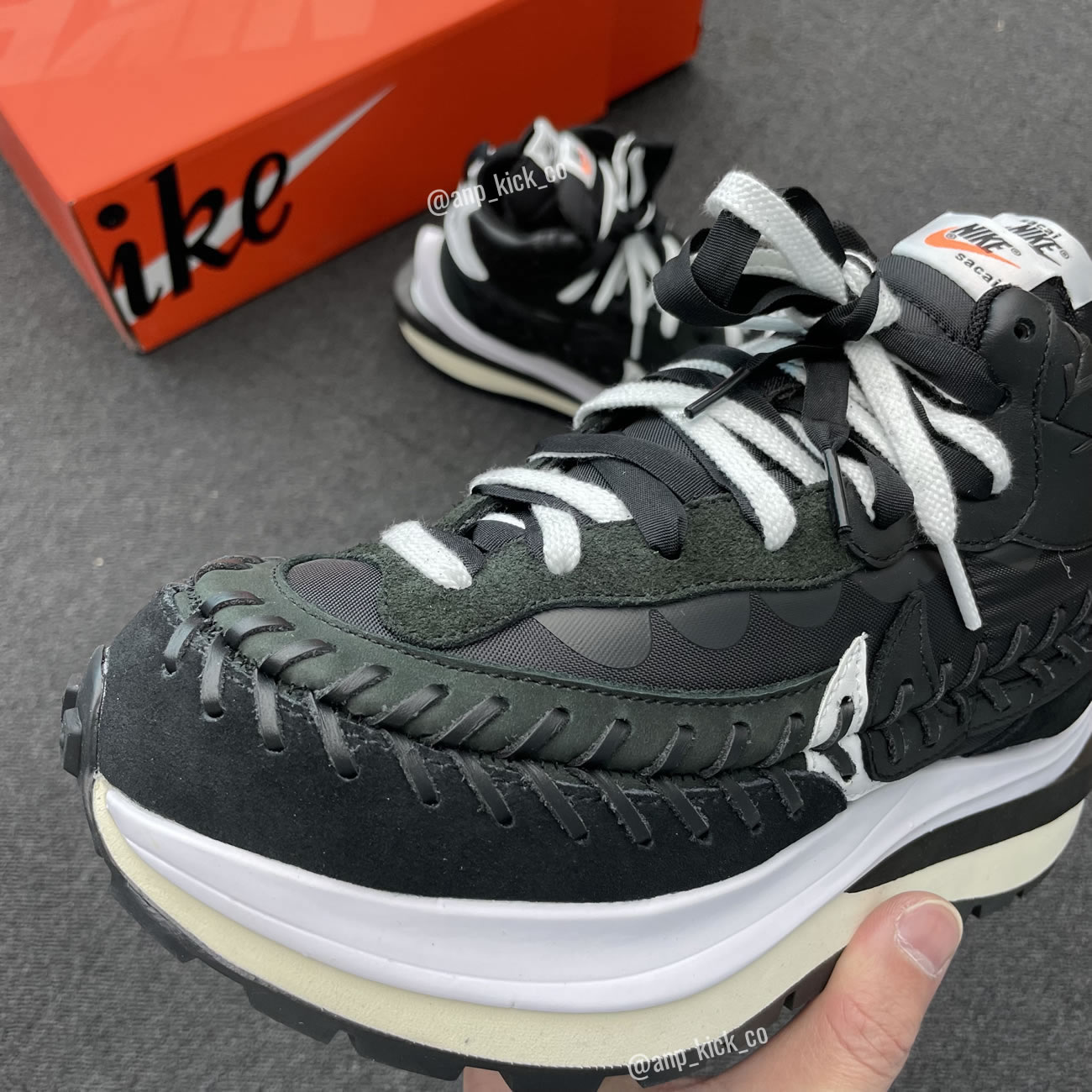 Sacai Nike Vaporwaffle Jean Paul Gaultier Black White Anpkick Dh9186 001 (2) - www.kitistry.com Sacai Nike Vaporwaffle Jean Paul Gaultier Black White Anpkick Dh9186 001 (2) - www.kitistry.com