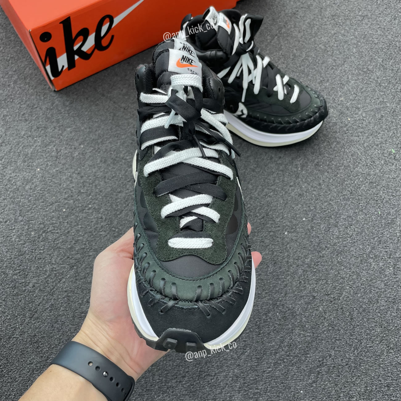 Sacai Nike Vaporwaffle Jean Paul Gaultier Black White Anpkick Dh9186 001 (6) - www.kitistry.com Sacai Nike Vaporwaffle Jean Paul Gaultier Black White Anpkick Dh9186 001 (6) - www.kitistry.com
