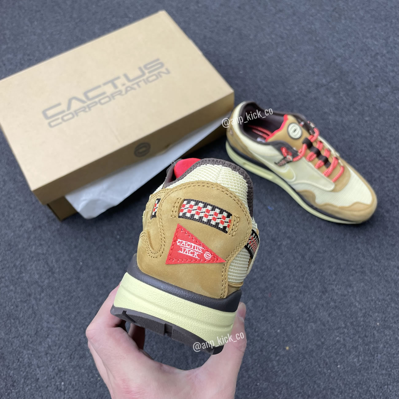 Travis Scott Nike Air Max 1 Wheat Anpkick Do9392 701 (2) - www.kitistry.com Travis Scott Nike Air Max 1 Wheat Anpkick Do9392 701 (2) - www.kitistry.com