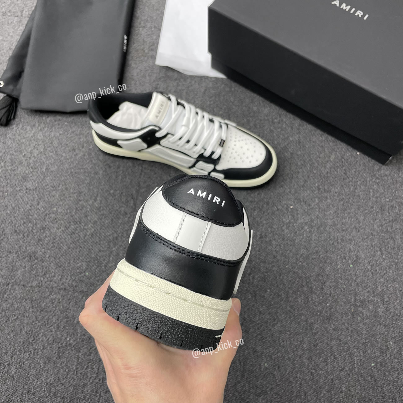 A M I R I Skel Top Low Leather Sneakers Black White Anpkick Mfs003 000 (2) - www.kitistry.com A M I R I Skel Top Low Leather Sneakers Black White Anpkick Mfs003 000 (2) - www.kitistry.com
