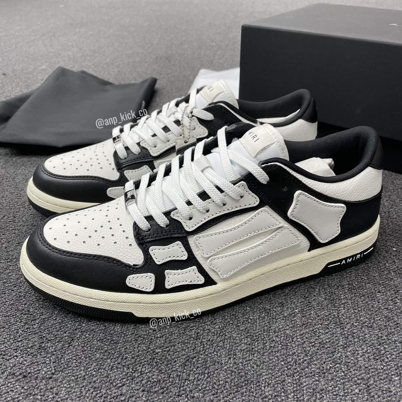 A M I R I Skel Top Low Leather Sneakers Black White Anpkick Mfs003 000 (8) - www.kitistry.com A M I R I Skel Top Low Leather Sneakers Black White Anpkick Mfs003 000 (8) - www.kitistry.com