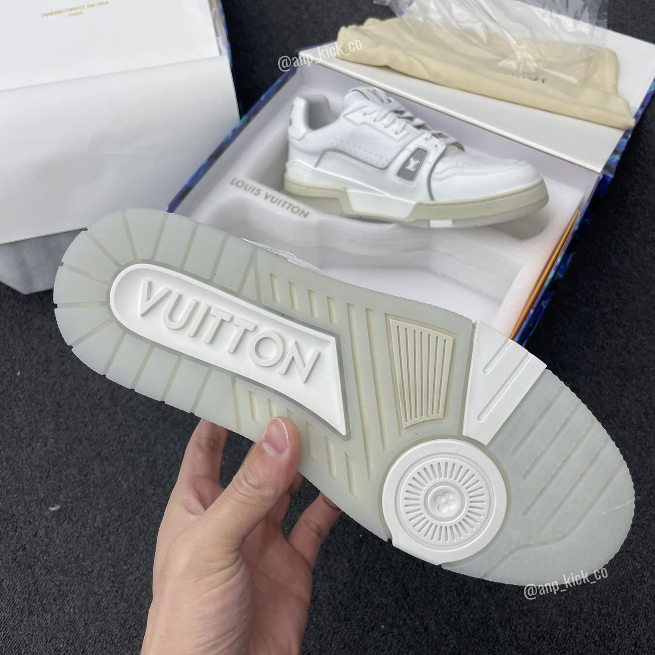 New L V Trainer Sneaker Shoes White Signature (6) - www.kitistry.com New L V Trainer Sneaker Shoes White Signature (6) - www.kitistry.com