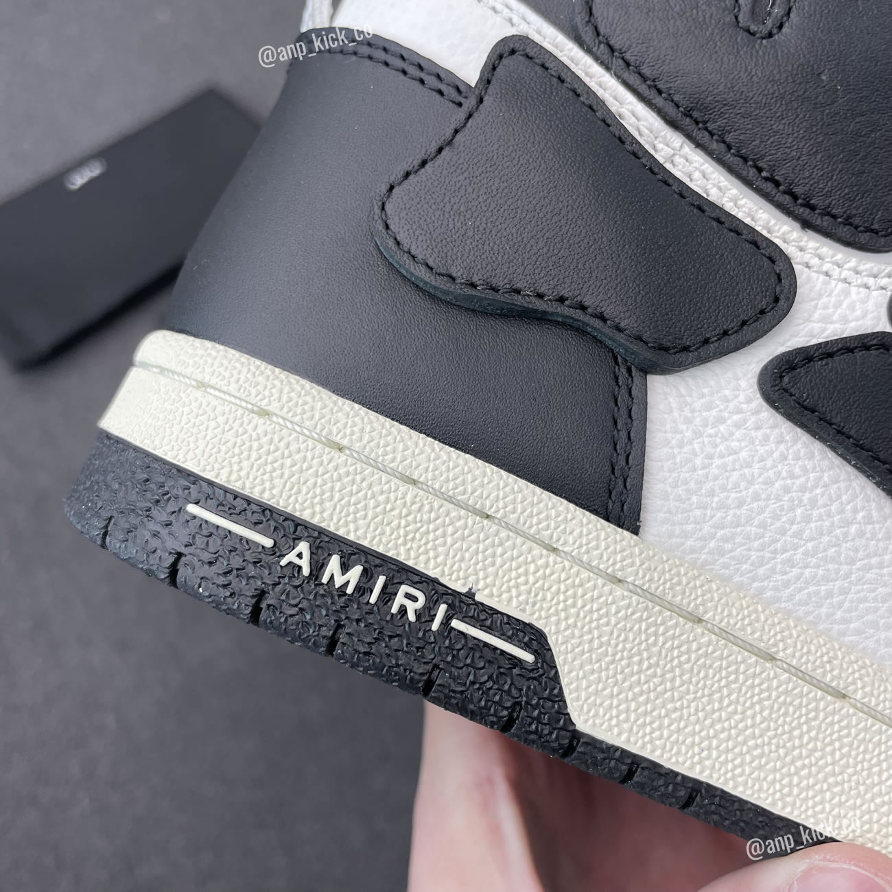 A M I R I Skel Top High Leather Sneakers Black White Anpkick Mfs002 004 (10) - www.kitistry.com A M I R I Skel Top High Leather Sneakers Black White Anpkick Mfs002 004 (10) - www.kitistry.com