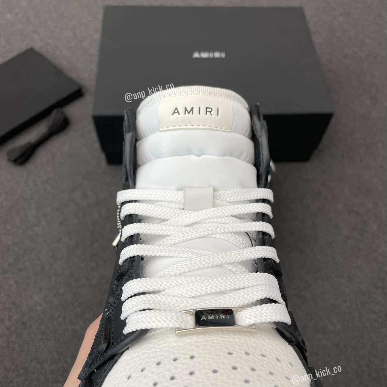 A M I R I Skel Top High Leather Sneakers Black White Anpkick Mfs002 004 (9) - www.kitistry.com A M I R I Skel Top High Leather Sneakers Black White Anpkick Mfs002 004 (9) - www.kitistry.com