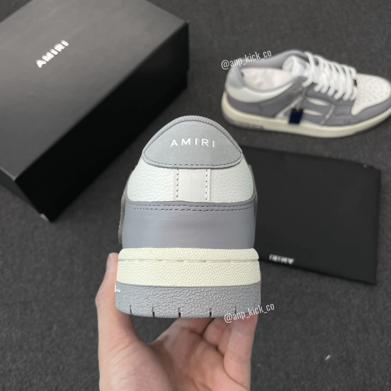 A M I R I Skel Top Low Leather Sneakers Grey White Anpkick Mfs003 043 (2) - www.kitistry.com A M I R I Skel Top Low Leather Sneakers Grey White Anpkick Mfs003 043 (2) - www.kitistry.com