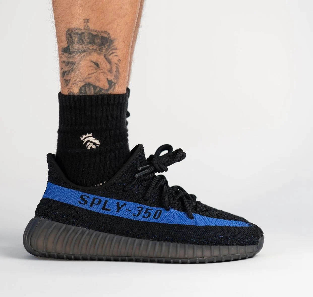 Adidas Yeezy Boost 350 V2 Dazzling Blue Gy7164 On Feet 1 - www.kitistry.com Adidas Yeezy Boost 350 V2 Dazzling Blue Gy7164 On Feet 1 - www.kitistry.com