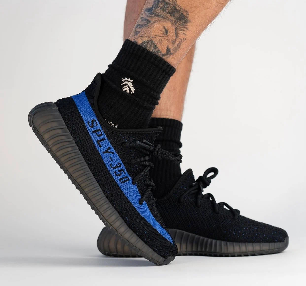 Adidas Yeezy Boost 350 V2 Dazzling Blue Gy7164 On Feet 2 - www.kitistry.com Adidas Yeezy Boost 350 V2 Dazzling Blue Gy7164 On Feet 2 - www.kitistry.com