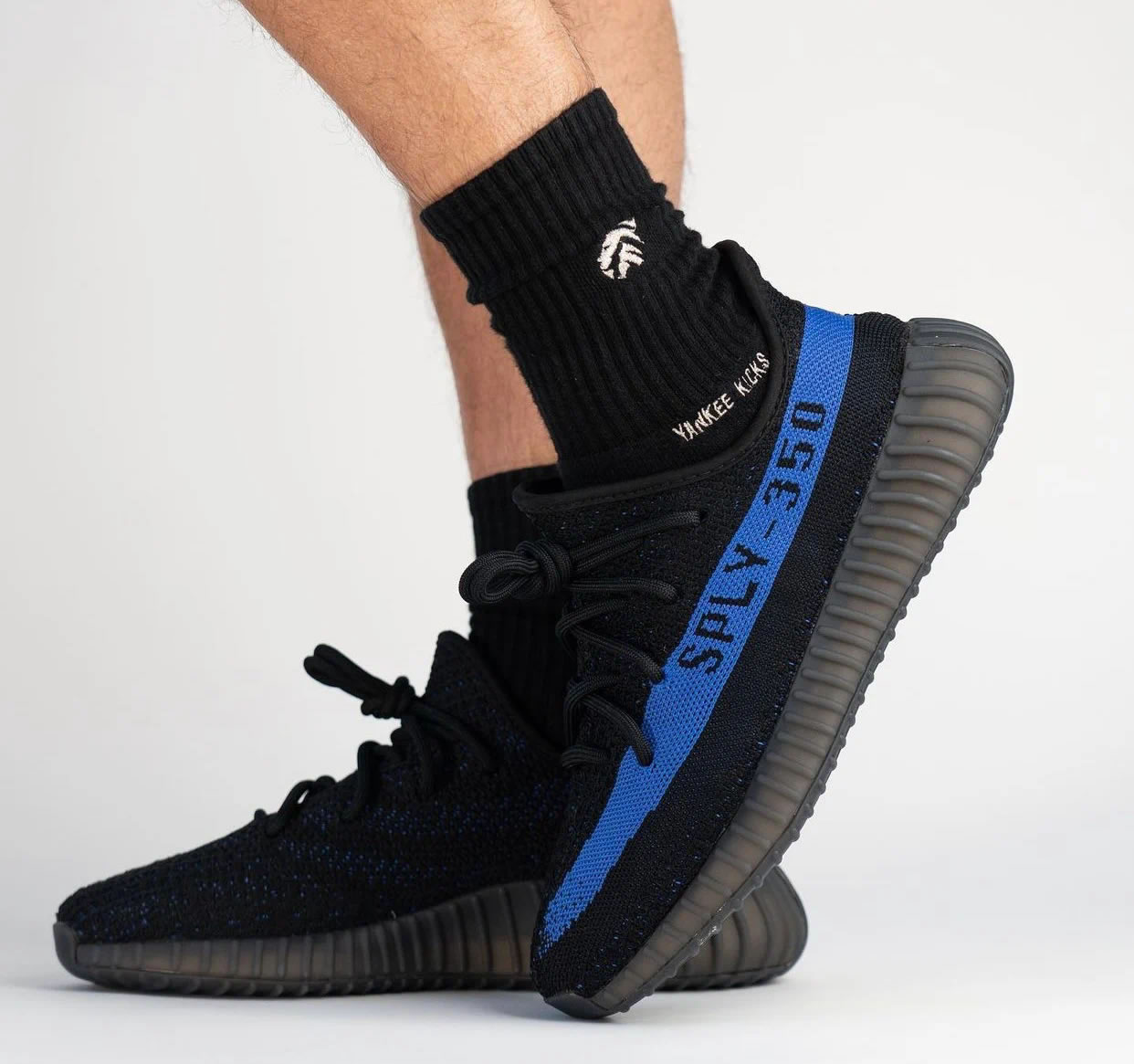 Adidas Yeezy Boost 350 V2 Dazzling Blue Gy7164 On Feet 3 - www.kitistry.com Adidas Yeezy Boost 350 V2 Dazzling Blue Gy7164 On Feet 3 - www.kitistry.com
