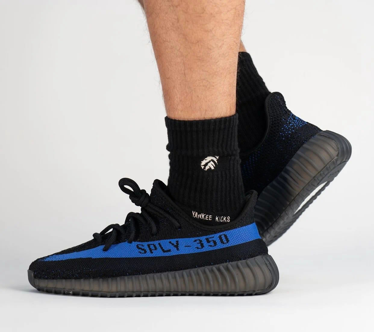 Adidas Yeezy Boost 350 V2 Dazzling Blue Gy7164 On Feet 4 - www.kitistry.com Adidas Yeezy Boost 350 V2 Dazzling Blue Gy7164 On Feet 4 - www.kitistry.com