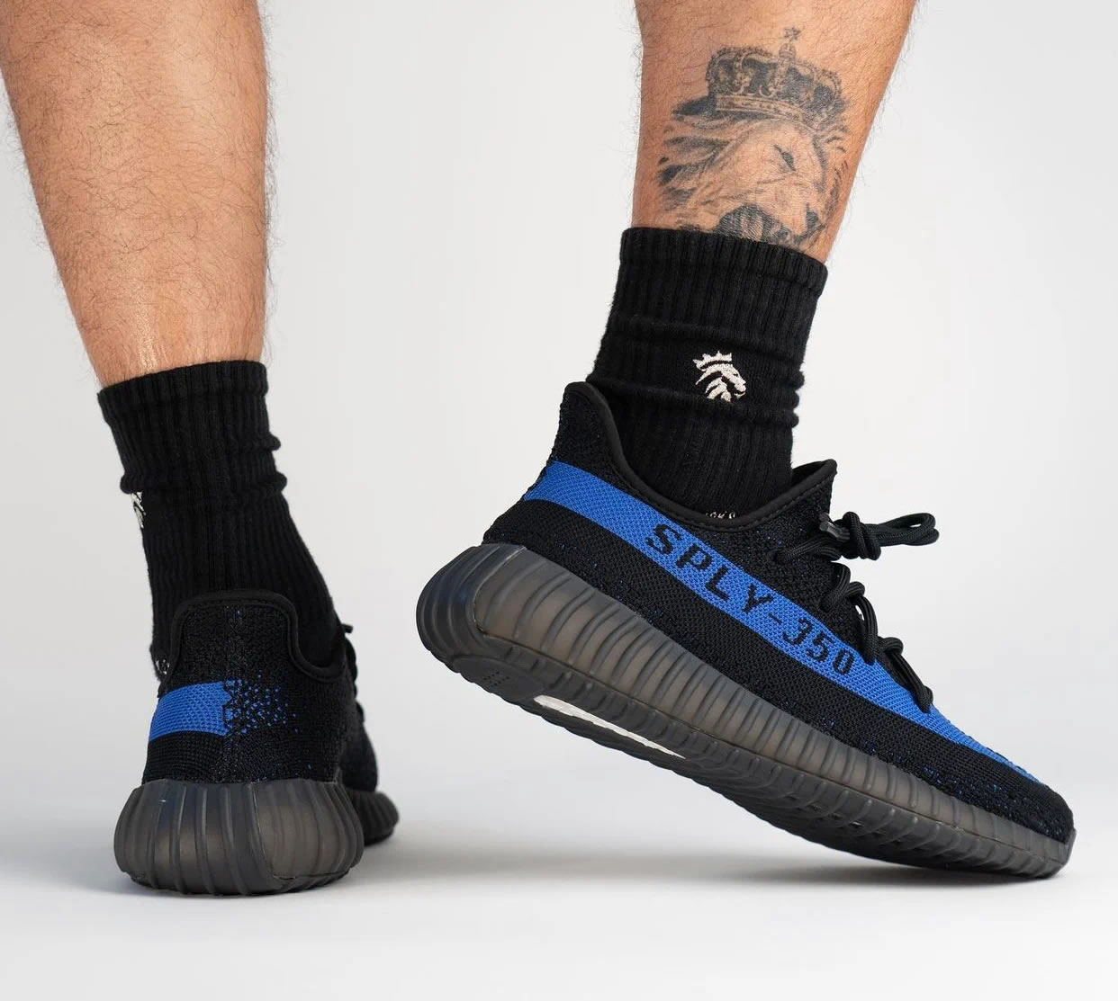 Adidas Yeezy Boost 350 V2 Dazzling Blue Gy7164 On Feet 6 - www.kitistry.com Adidas Yeezy Boost 350 V2 Dazzling Blue Gy7164 On Feet 6 - www.kitistry.com
