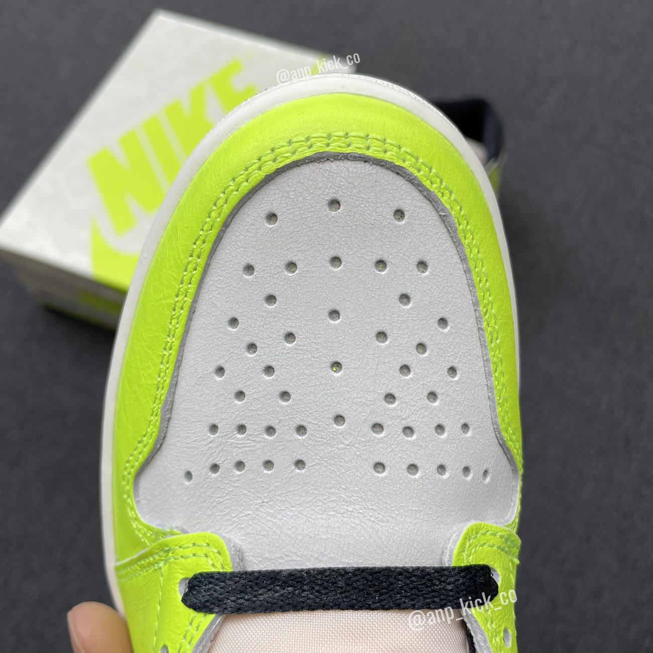 Air Jordan 1 Retro High Og Anpkick Volt Black Sail 555088 702 (4) - www.kitistry.com Air Jordan 1 Retro High Og Anpkick Volt Black Sail 555088 702 (4) - www.kitistry.com