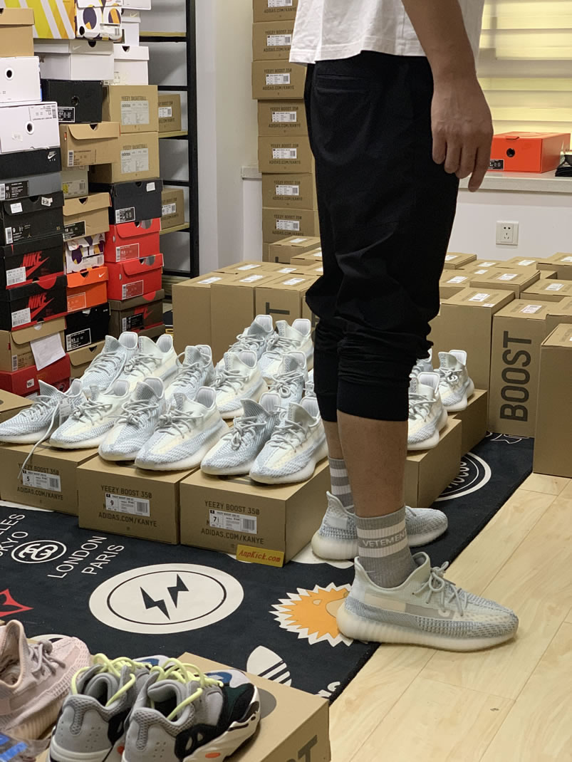 Adidas Yeezy Boost 350 V2 Cloud White Non Reflective Anpkick On Feet Fw3043 (1) - www.kitistry.com Adidas Yeezy Boost 350 V2 Cloud White Non Reflective Anpkick On Feet Fw3043 (1) - www.kitistry.com