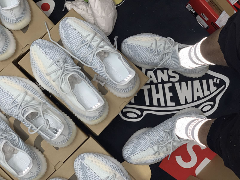Adidas Yeezy Boost 350 V2 Cloud White Non Reflective Anpkick On Feet Fw3043 (3) - www.kitistry.com Adidas Yeezy Boost 350 V2 Cloud White Non Reflective Anpkick On Feet Fw3043 (3) - www.kitistry.com
