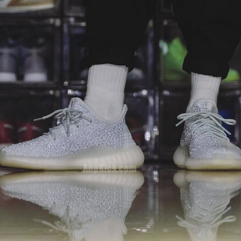 Adidas Yeezy Boost 350 V2 Cloud White On Feet Reflective Release Date Fw5317 (4) - www.kitistry.com Adidas Yeezy Boost 350 V2 Cloud White On Feet Reflective Release Date Fw5317 (4) - www.kitistry.com