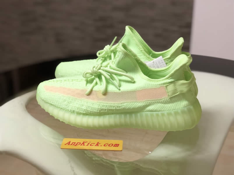 Adidas Yeezy Boost 350 V2 Gitd Glow In The Dark Spring 2019 (1) - www.kitistry.com Adidas Yeezy Boost 350 V2 Gitd Glow In The Dark Spring 2019 (1) - www.kitistry.com