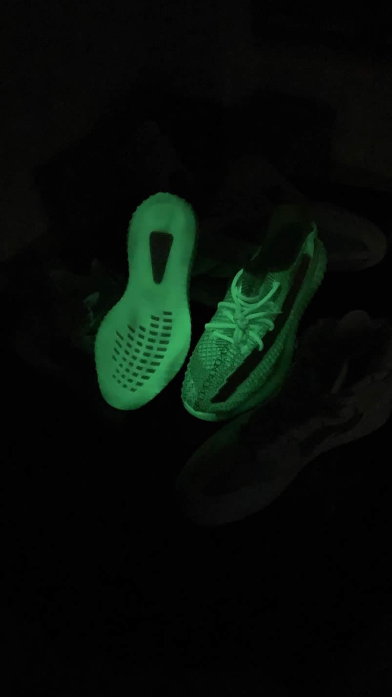Adidas Yeezy Boost 350 V2 Gitd Glow In The Dark Spring 2019 (10) - www.kitistry.com Adidas Yeezy Boost 350 V2 Gitd Glow In The Dark Spring 2019 (10) - www.kitistry.com