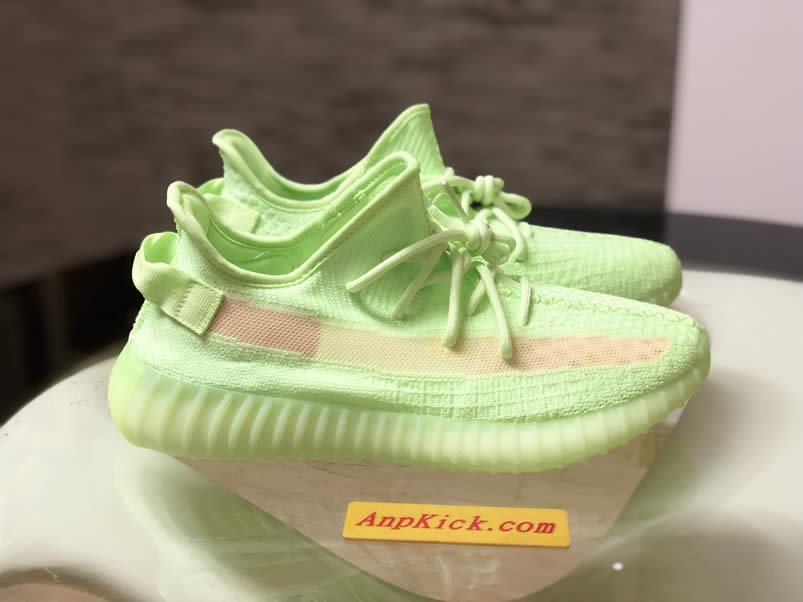 Adidas Yeezy Boost 350 V2 Gitd Glow In The Dark Spring 2019 (6) - www.kitistry.com Adidas Yeezy Boost 350 V2 Gitd Glow In The Dark Spring 2019 (6) - www.kitistry.com